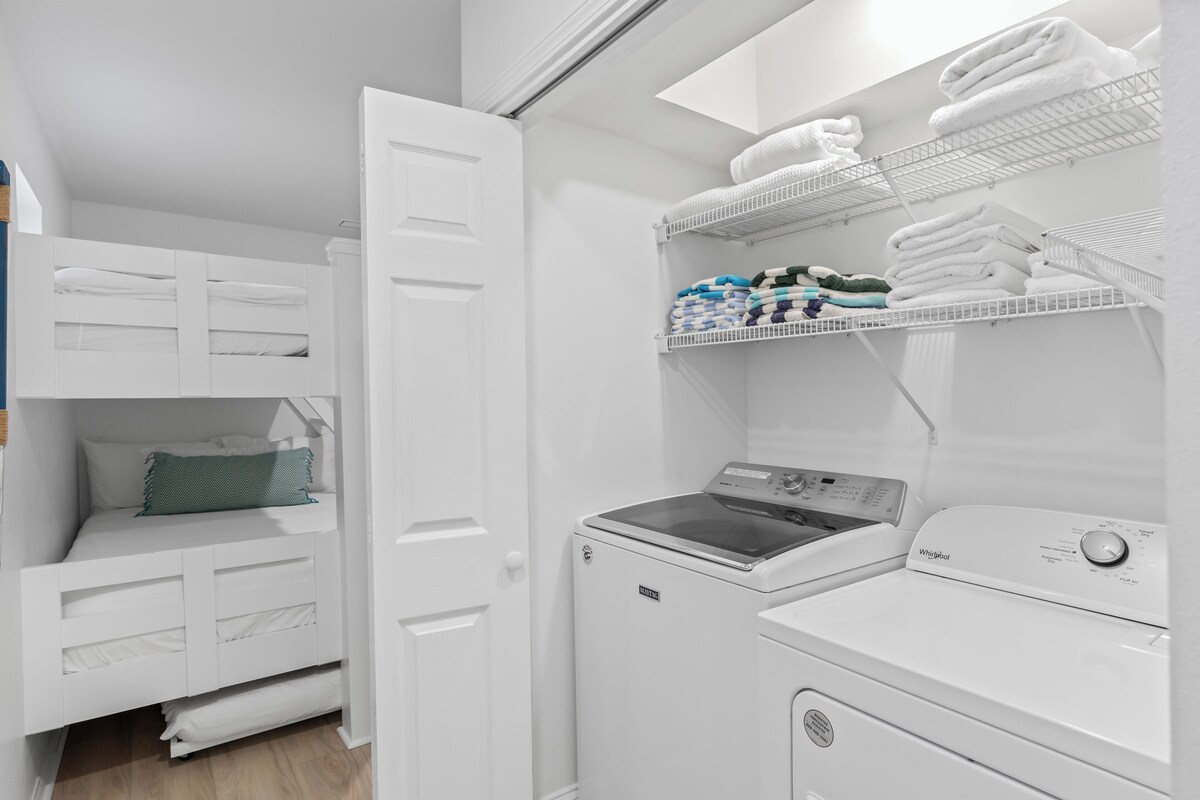 Photo 31 of Destin Dolphin by AvantStay | 2 Mins To Beach w/Pool & Outdoor Entertaining Area
