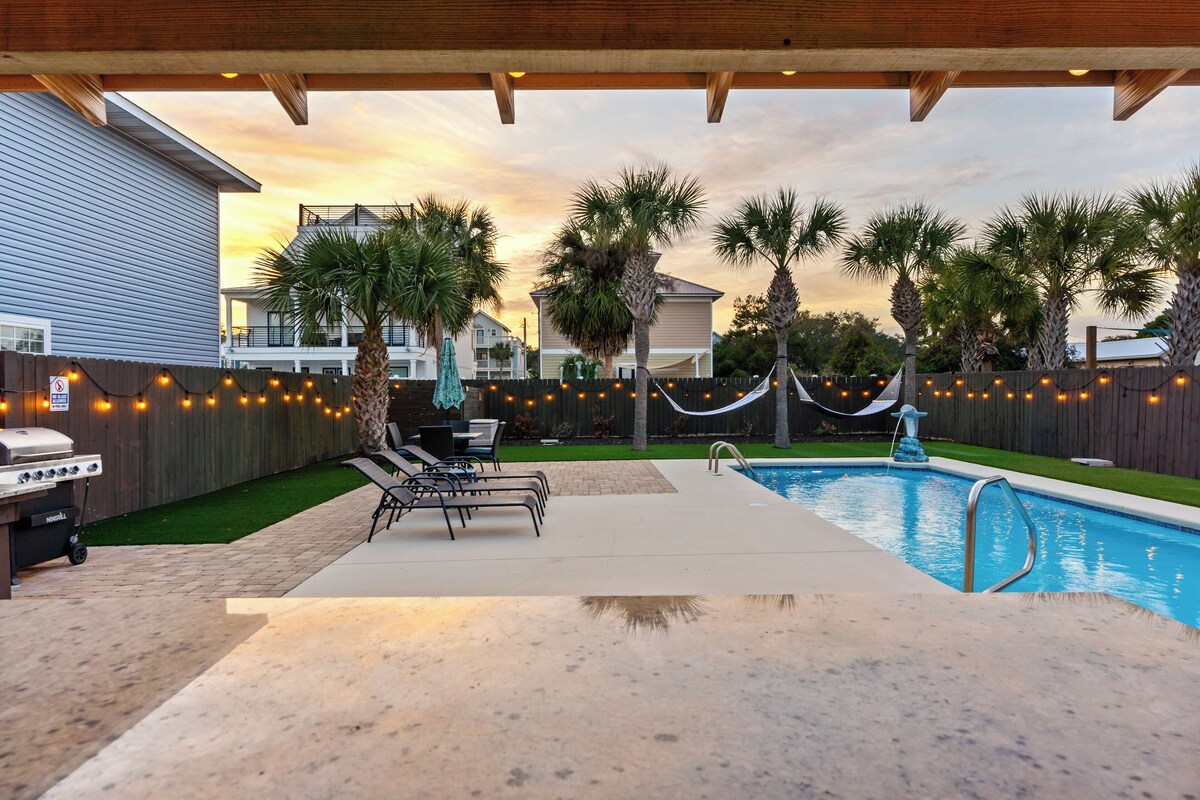 Photo 34 of Destin Dolphin by AvantStay | 2 Mins To Beach w/Pool & Outdoor Entertaining Area