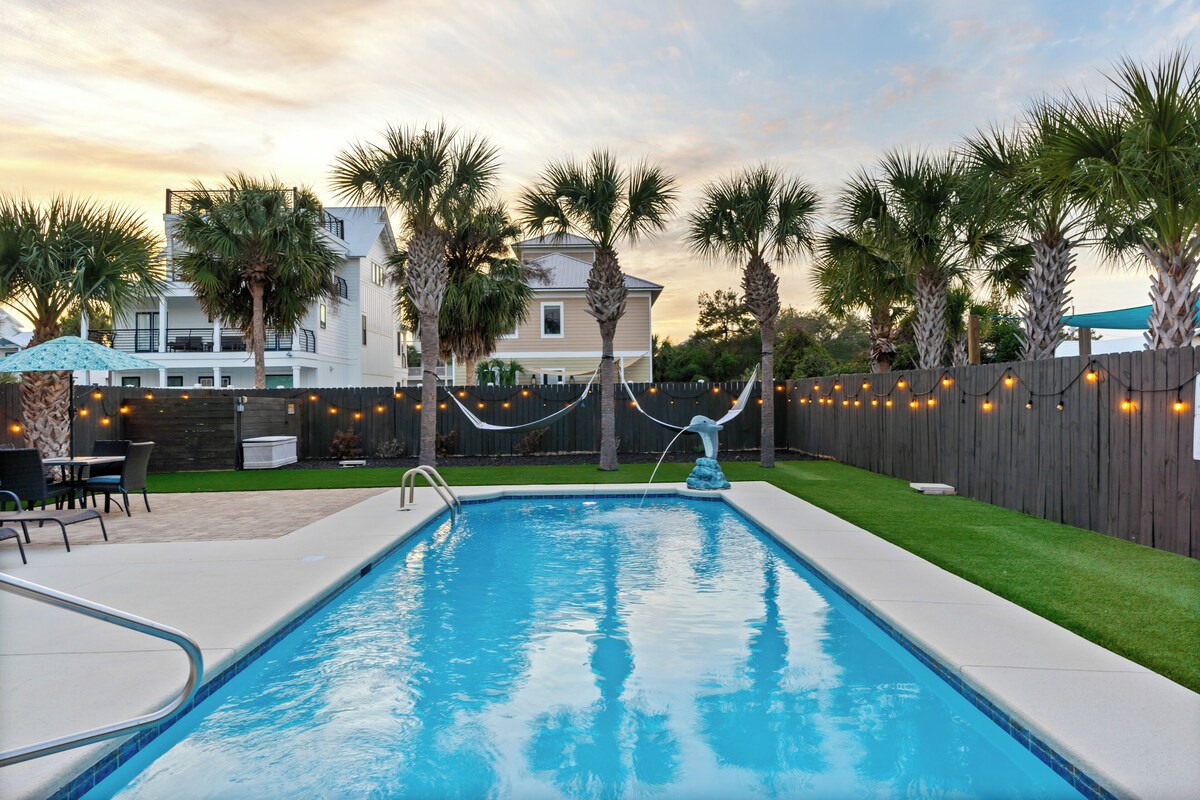 Destin Dolphin by AvantStay | 2 Mins To Beach w/Pool & Outdoor Entertaining Area