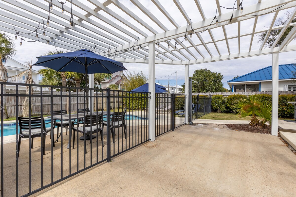 Photo 38 of Pelican Retreat by AvantStay | 5 MINS TO BEACH | Pet Friendly w/ Pool & BBQ!