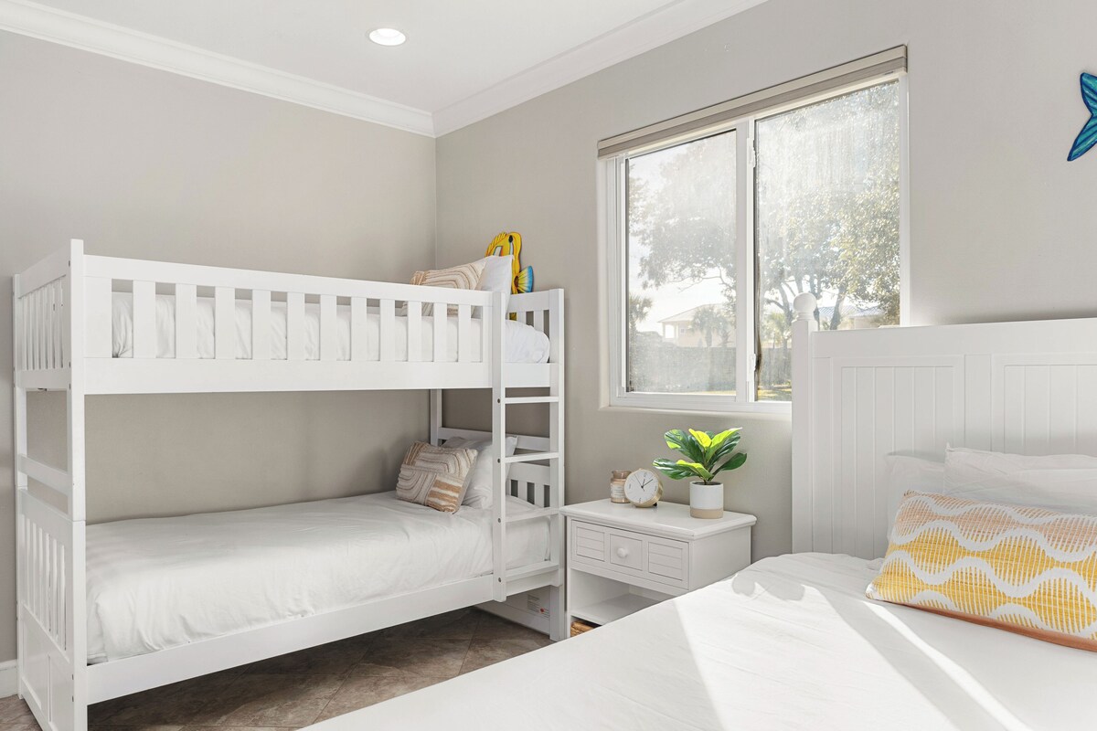 Photo 31 of Pelican Retreat by AvantStay | 5 MINS TO BEACH | Pet Friendly w/ Pool & BBQ!
