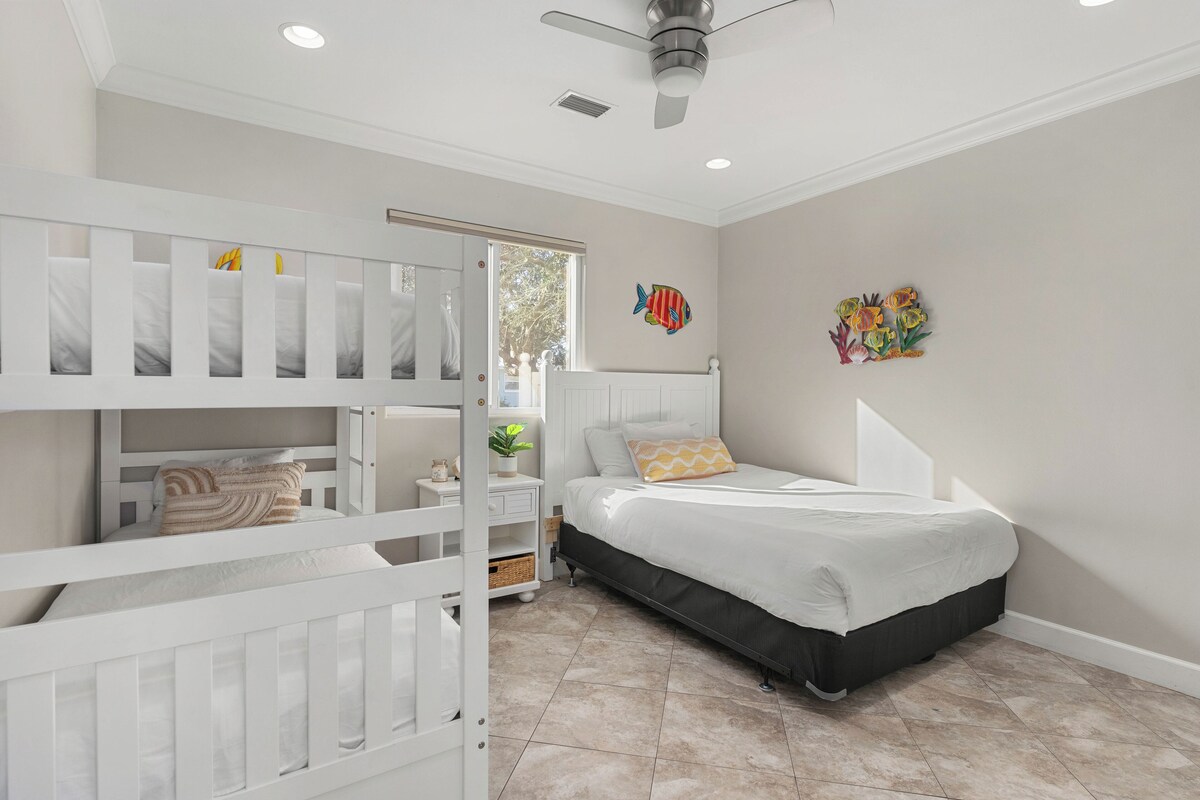 Photo 32 of Pelican Retreat by AvantStay | 5 MINS TO BEACH | Pet Friendly w/ Pool & BBQ!