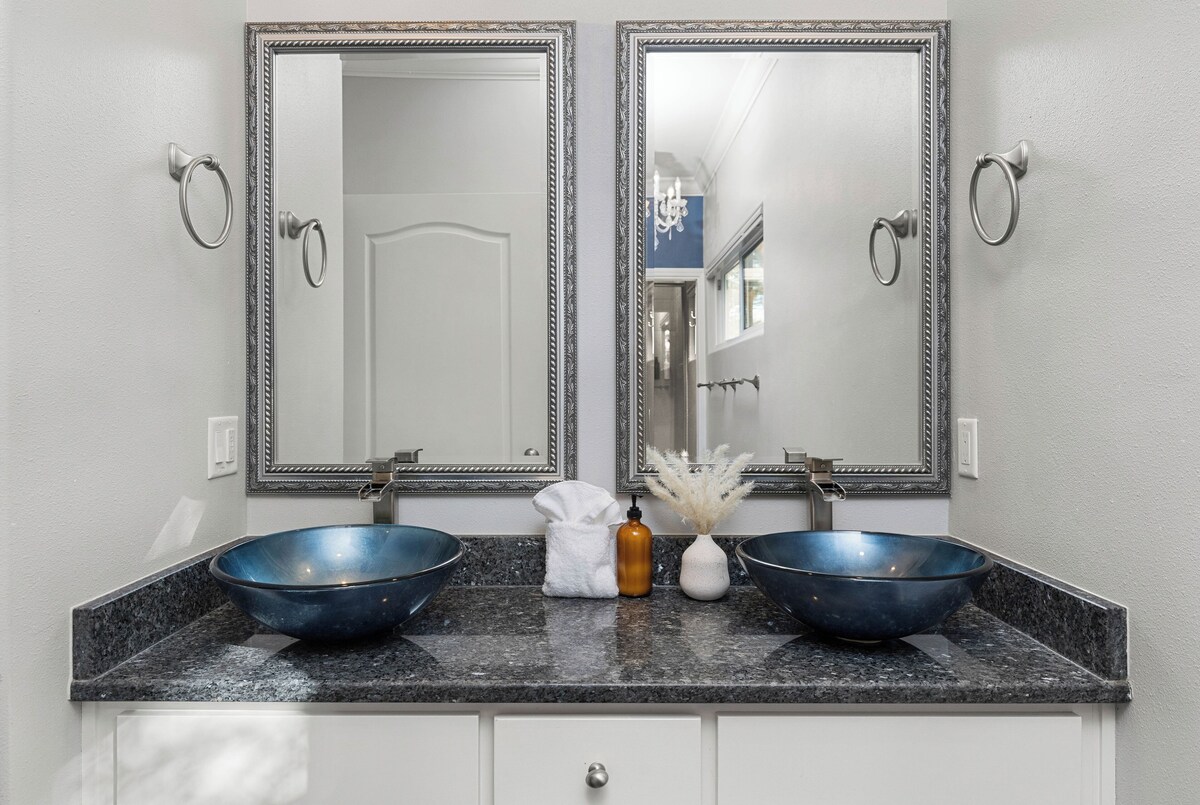 Photo 24 of Pelican Retreat by AvantStay | 5 MINS TO BEACH | Pet Friendly w/ Pool & BBQ!
