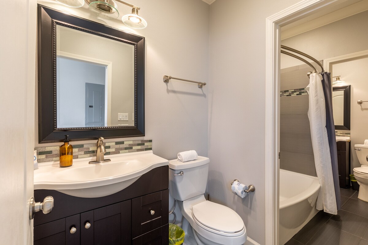 Photo 34 of Pelican Retreat by AvantStay | 5 MINS TO BEACH | Pet Friendly w/ Pool & BBQ!
