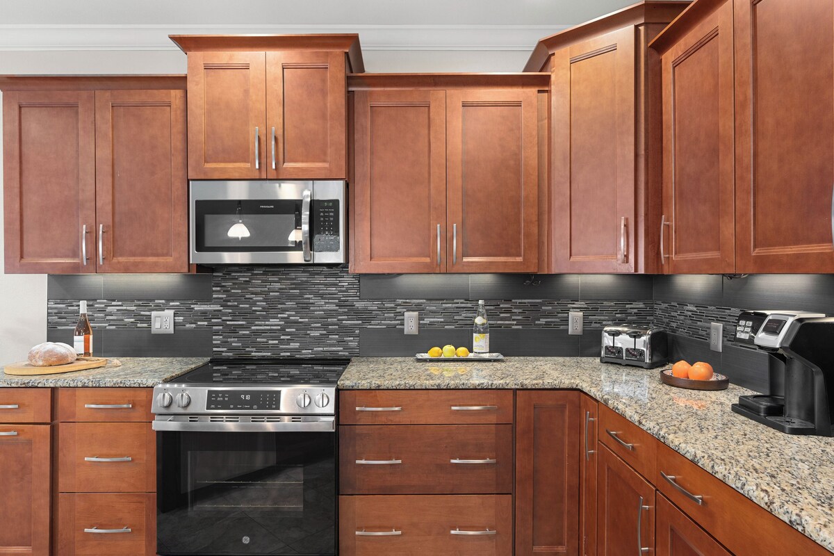 Photo 15 of Pelican Retreat by AvantStay | 5 MINS TO BEACH | Pet Friendly w/ Pool & BBQ!