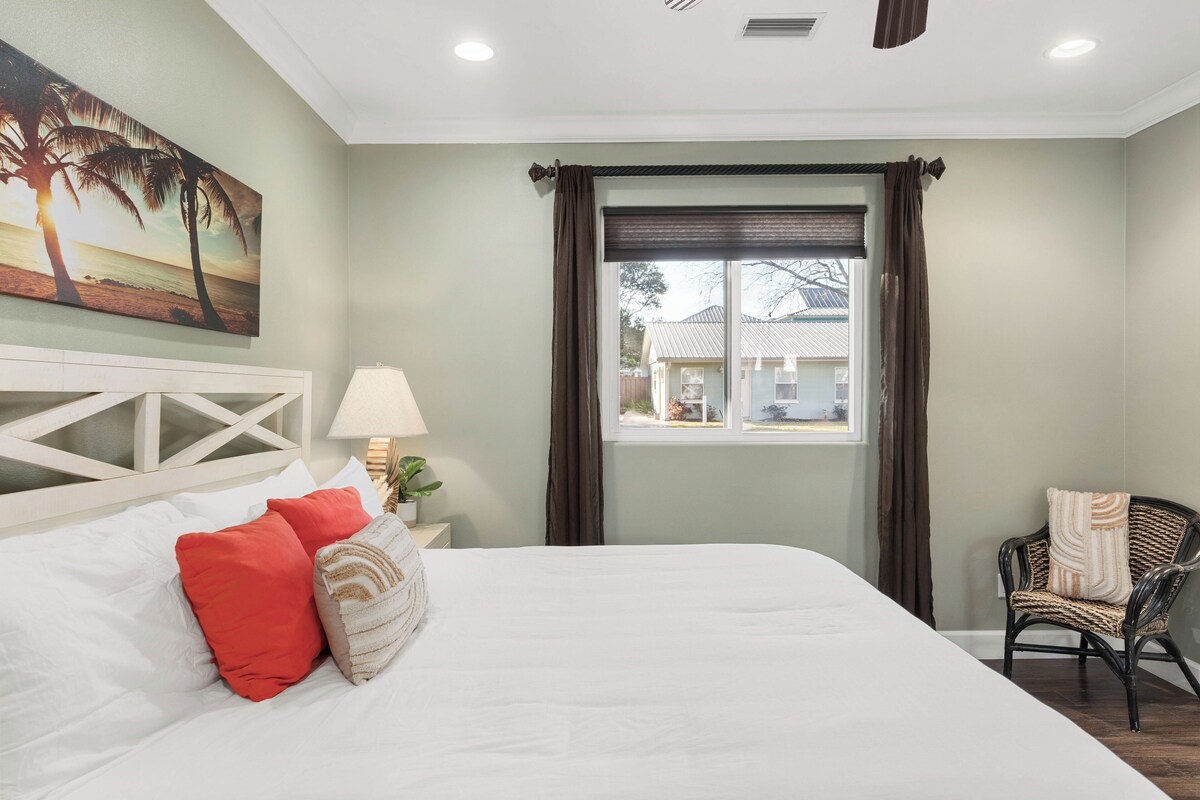 Photo 27 of Pelican Retreat by AvantStay | 5 MINS TO BEACH | Pet Friendly w/ Pool & BBQ!