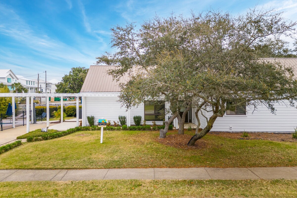 Photo 45 of Pelican Retreat by AvantStay | 5 MINS TO BEACH | Pet Friendly w/ Pool & BBQ!