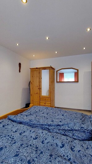 2 habitaciones, cuna de viaje, wifi gratis y ropa de cama 