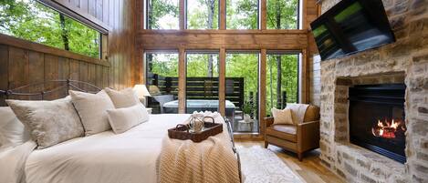 1 chambre, fer et planche à repasser, lit de bébé portatif