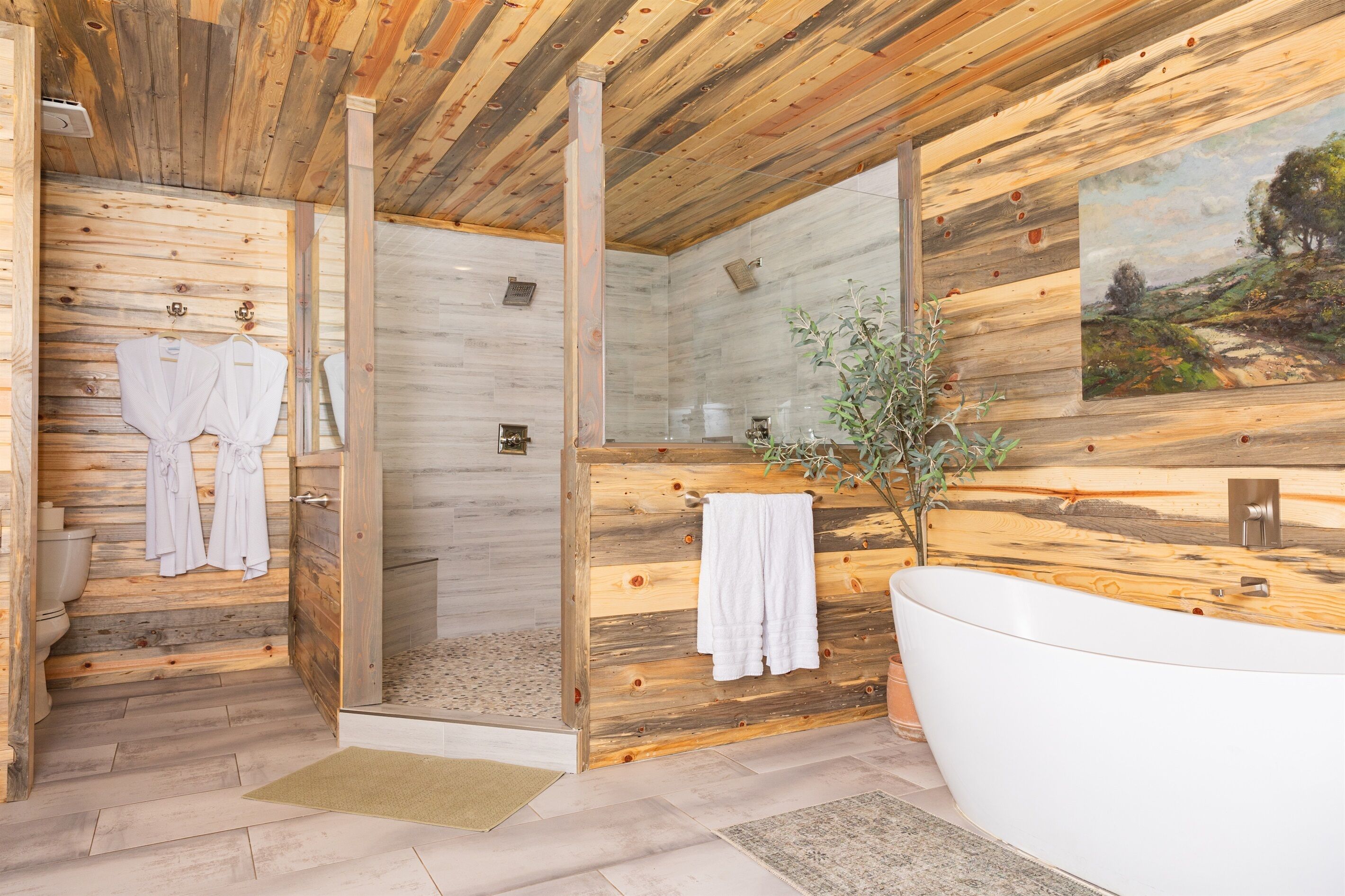 Bathtub, hair dryer, towels