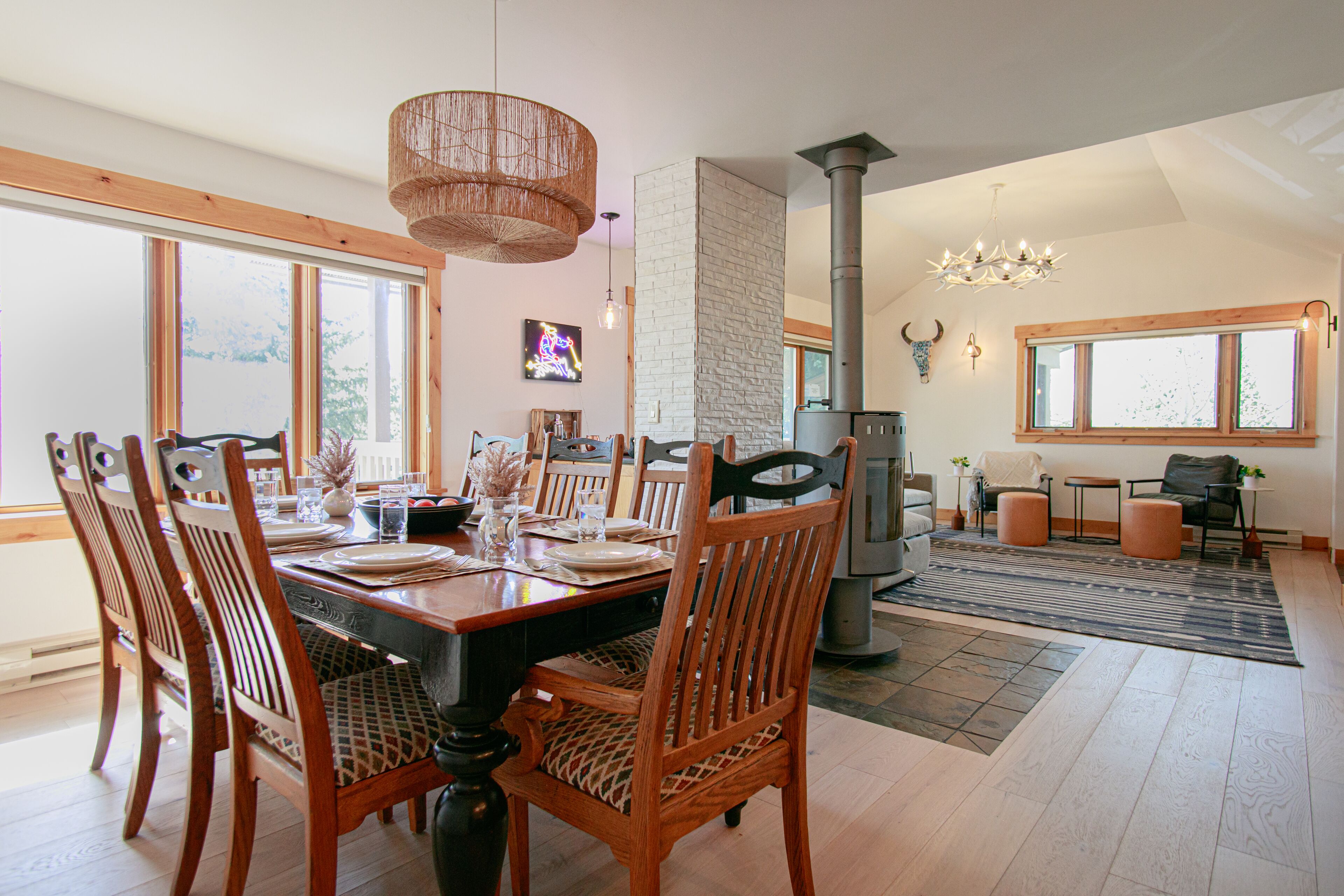 JHRL - Teewinot B4, Updated, modern 2nd floor condo