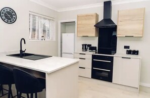 Private kitchen - Lovely, bright, one bedroom apartment, Colchester (Colchester)