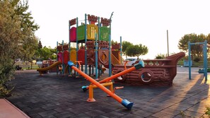 Aire de jeu extérieure pour enfants