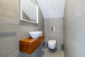 Villa de lujo | Baño | Secador de pelo y toallas