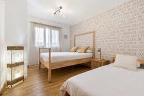 4 bedrooms, iron/ironing board, free WiFi, bed sheets
