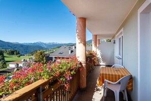 Outdoor dining - 'Residence Diana Apartment 202' with Mountain View, Balcony & Wi-Fi (Terenten)