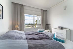 2 bedrooms, iron/ironing board, free WiFi, bed sheets - Holiday Apartment 'In Miraflores' with Sea View, Pool, Tennis Court & Wi-Fi (Mijas Costa)