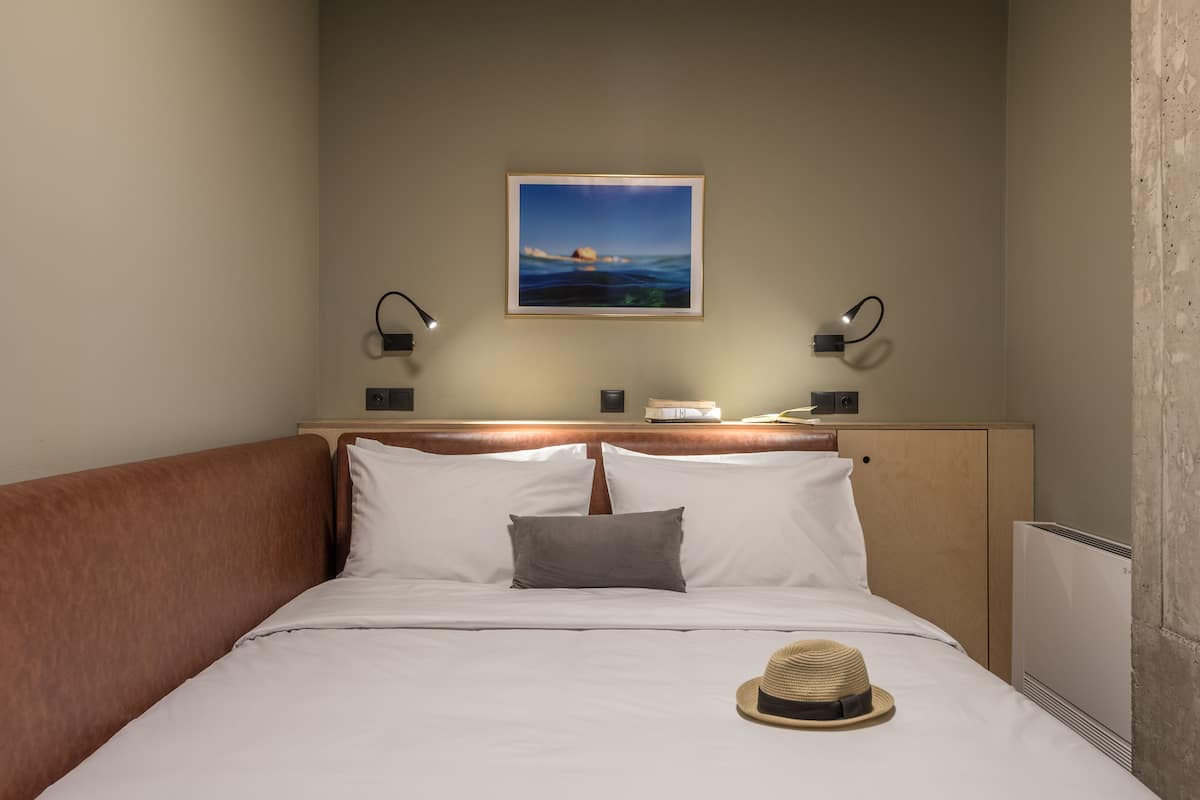 Premium Room | Premium bedding, down comforters, in-room safe, individually decorated