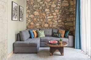 Family Room | Living area | 32-inch Smart TV with cable channels, TV, Netflix - Cohort Koukaki (Athens)