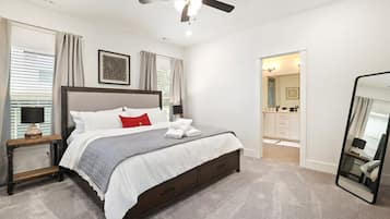3 bedrooms, desk, iron/ironing board, travel crib