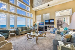 Télévision, baby-foot