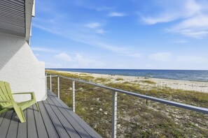 Property grounds - Located right on the beachfront, this bright, cheerful and beautiful well-appointed Villa. (St. George Island)