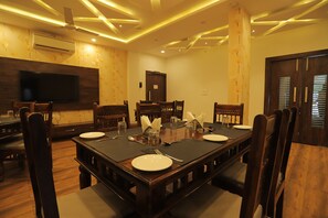 Restaurant - Raha Hotel (Udaipur)