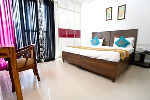 ห้องดีลักซ์ | Wi-Fi ฟรี, ผ้าปูที่นอน