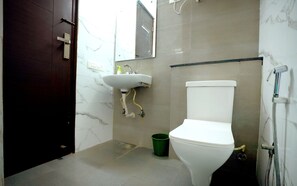 ห้องดีลักซ์ | ห้องน้ำ | ฝักบัว, ผ้าเช็ดตัว