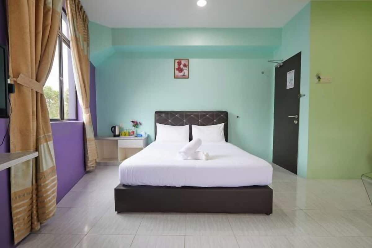 1 habitación, escritorio, wifi gratis y ropa de cama