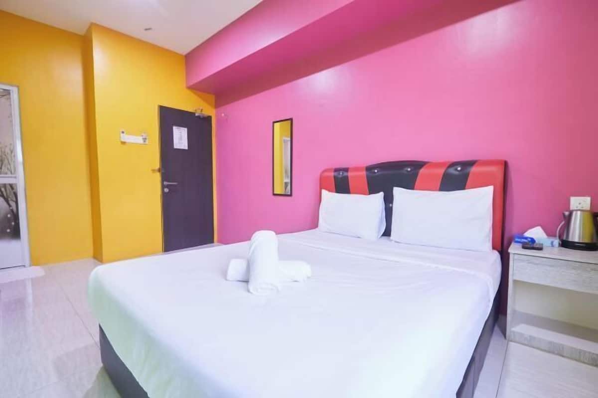 1 habitación, escritorio, wifi gratis y ropa de cama