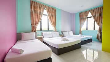 SUPERIOR FAMILY SUITE | 1 bedroom, desk, free WiFi, bed sheets