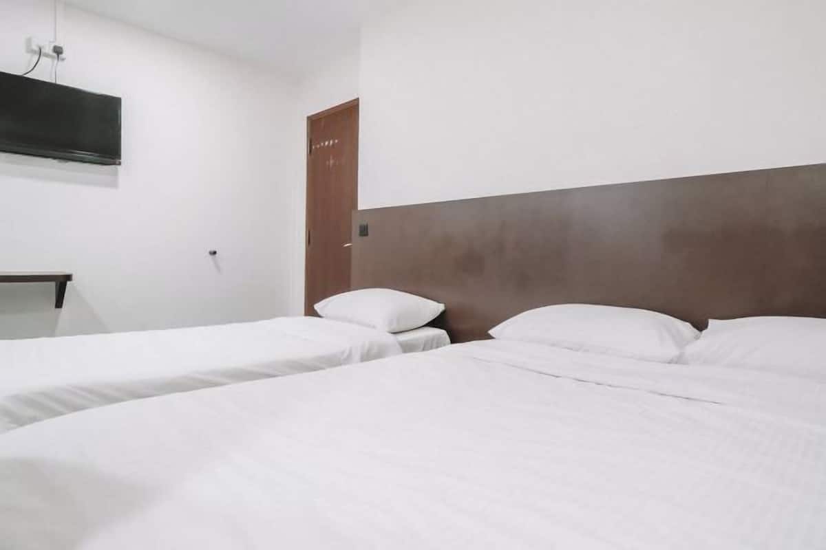 1 bedroom, in-room safe, desk, laptop workspace
