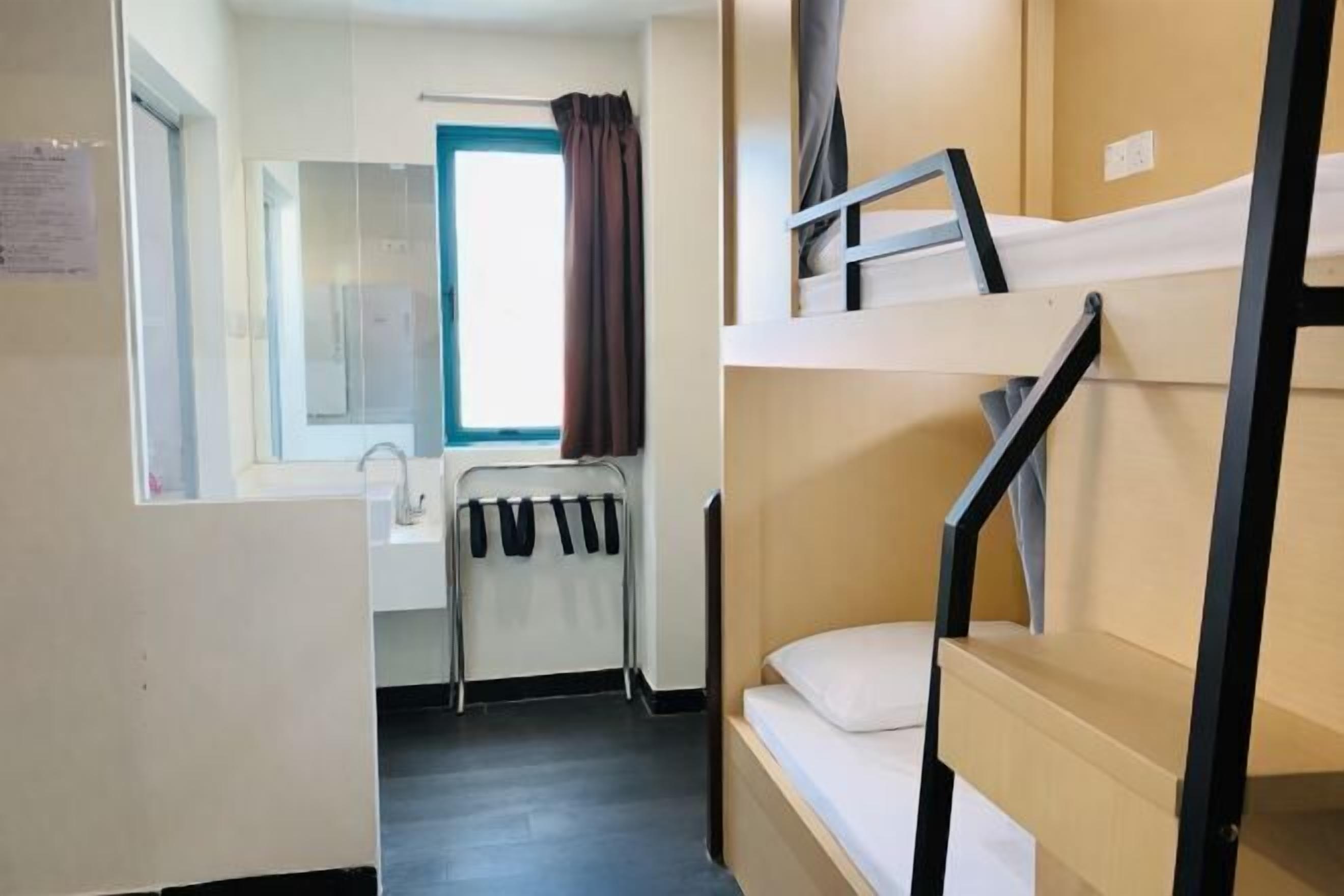 In-room safe, free WiFi, bed sheets