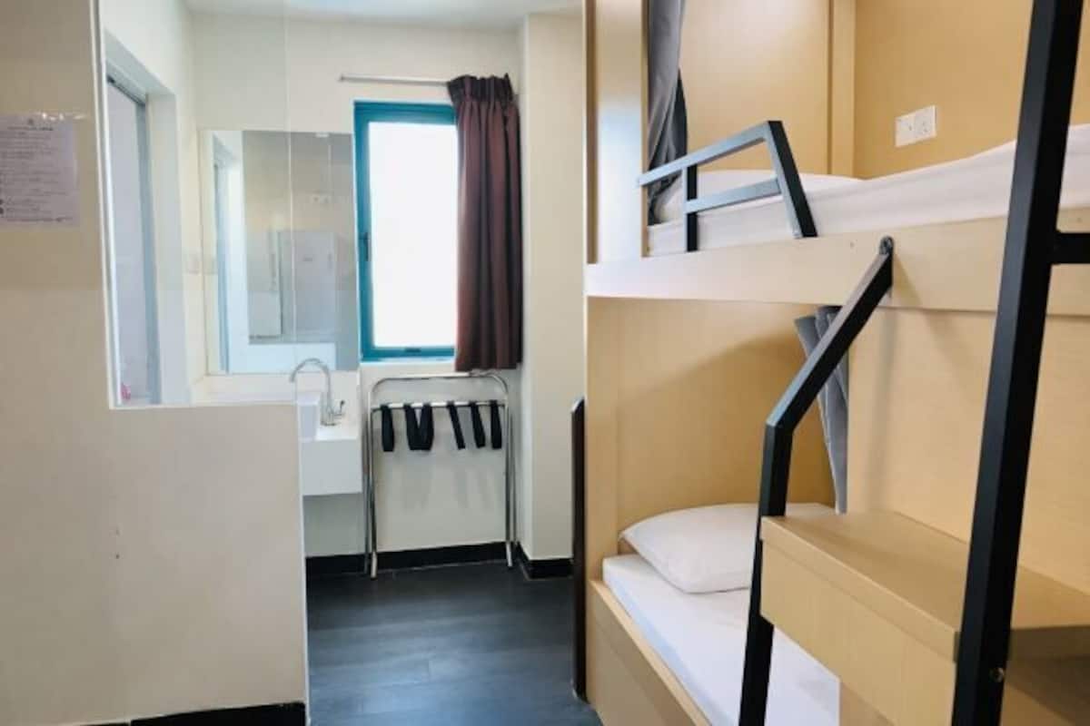 In-room safe, free WiFi, bed sheets