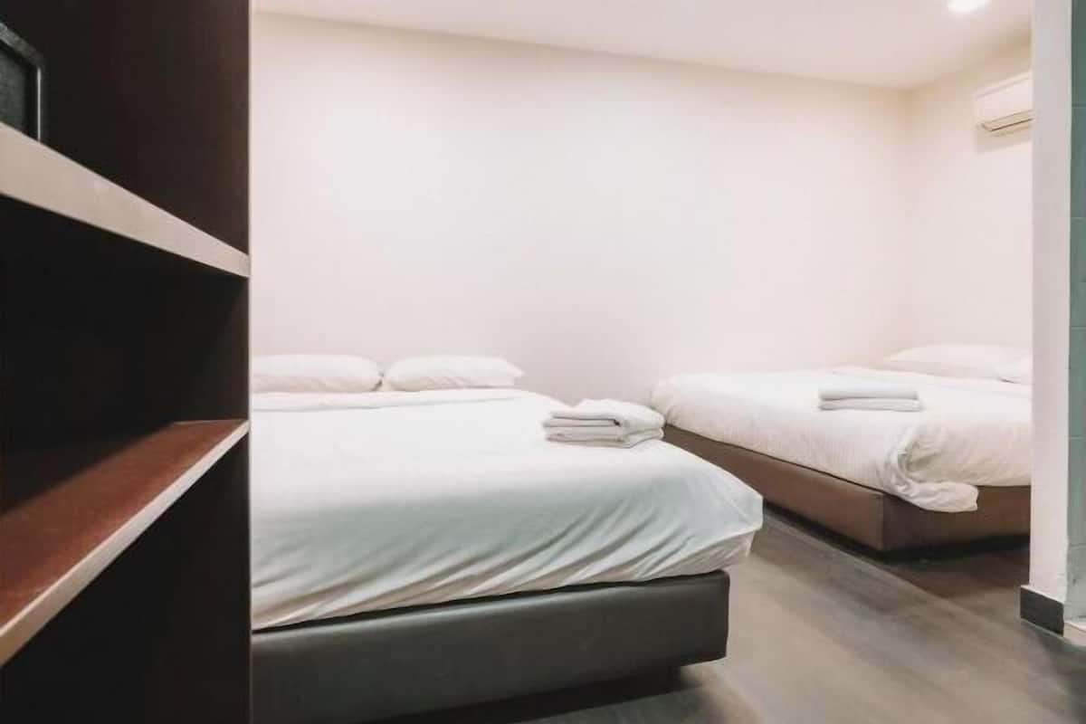 1 bedroom, in-room safe, desk, laptop workspace