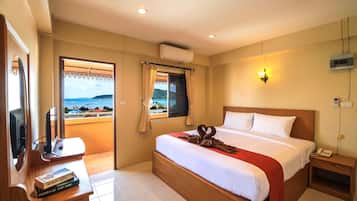 Deluxe Room | Desk, iron/ironing board, free WiFi, bed sheets