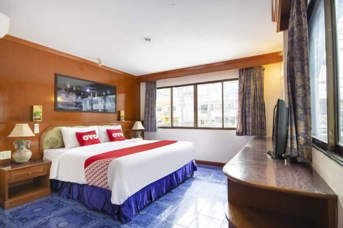 Desk, rollaway beds, free WiFi, bed sheets