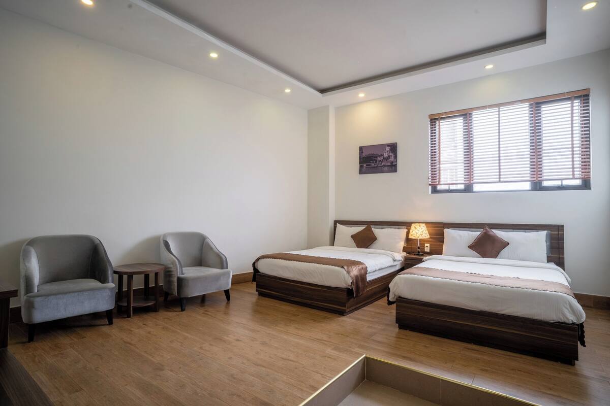 Chambre quadruple supérieure | Accès au Wi-Fi (inclus), literie fournie