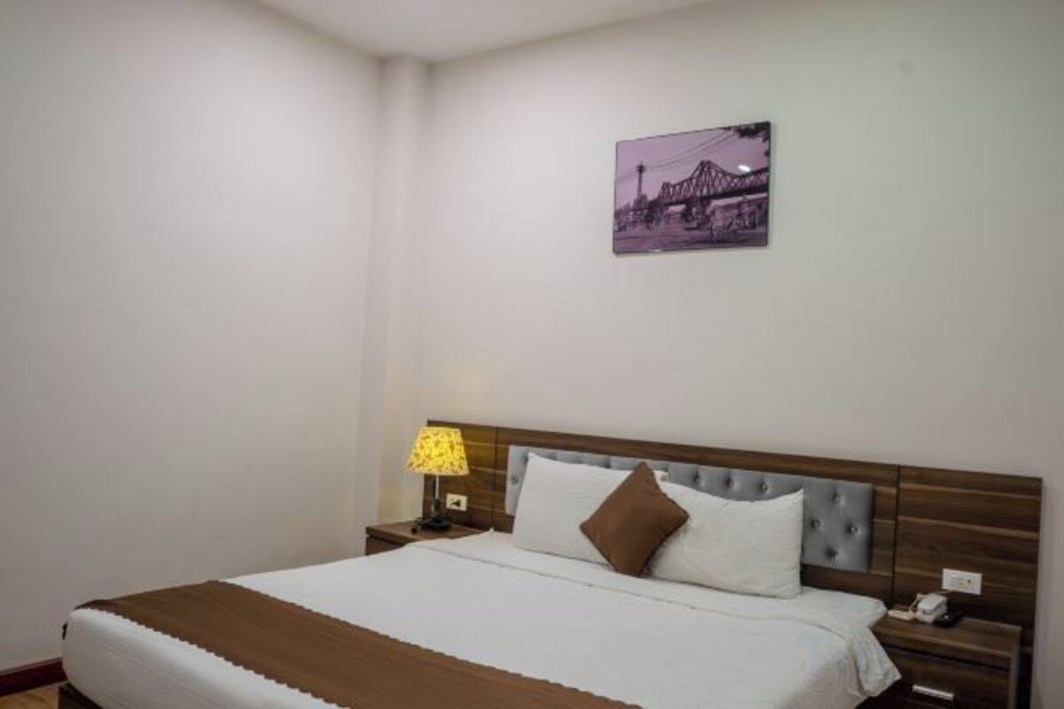 WiFi (free), bed sheets