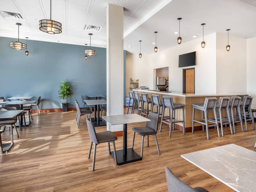 Daily cooked-to-order breakfast for a fee