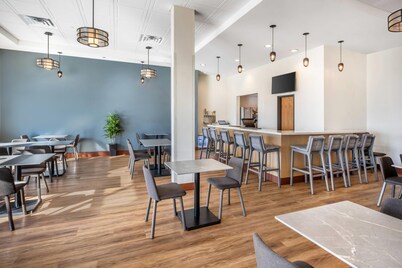 麗笙潘德爾頓機場飯店