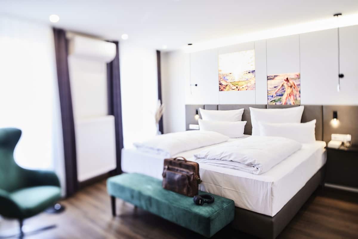 Junior Studio Suite | Premium bedding, free minibar, in-room safe, individually decorated