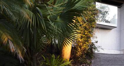 Corymbia -stones throw to pristine waters of Pearl Beach and National park walks