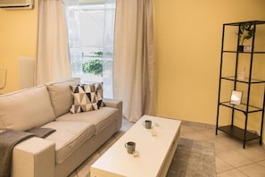 TV - GTD31506 - Comfortable Apartment (Elliniko-Argyroupoli)