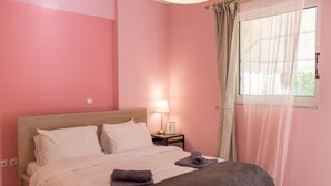 3 chambres, fer et planche à repasser, Wi-Fi gratuit, draps fournis