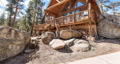 5-STAR 2,086 sq ft LOG CABIN with LAKE VIEWS & Game room. In Boulder Bay!