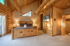 3 bedrooms, desk, iron/ironing board, travel crib