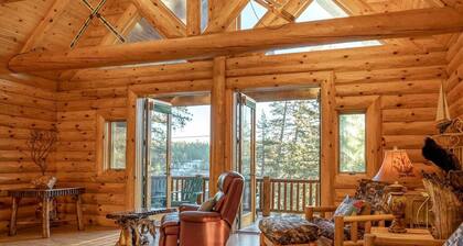 5-STAR 2,086 sq ft LOG CABIN with LAKE VIEWS & Game room. In Boulder Bay!