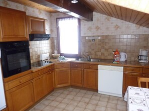 Fridge, microwave, oven, dishwasher